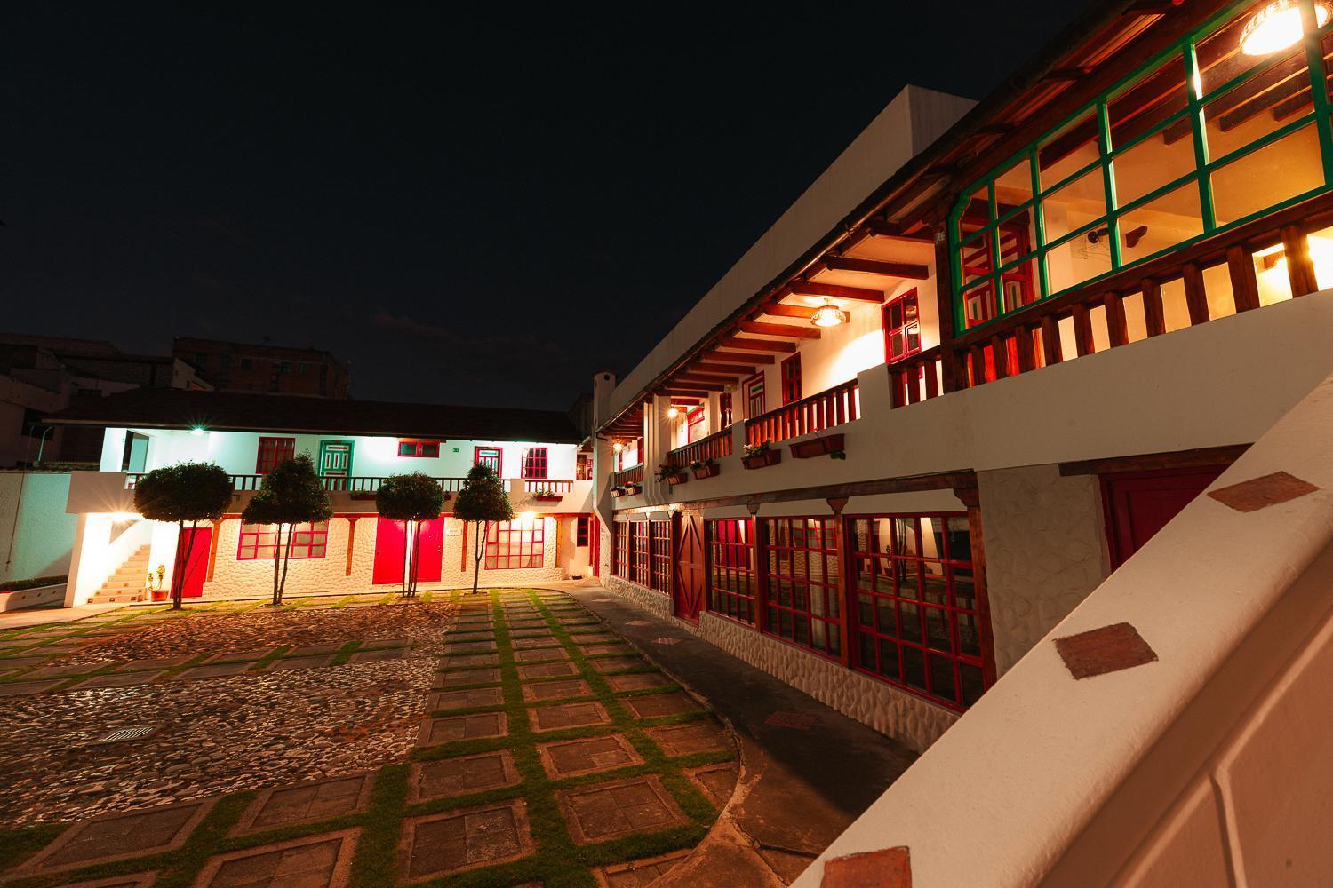 Hotel Acoma Otavalo Zewnętrze zdjęcie